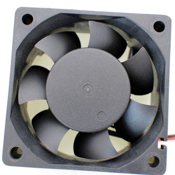DFS0612M-Industrial-Cooling-Fan-used-in-400W-switching-power-supplies-S-400.jpg